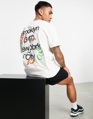 ASOS DESIGN - T-shirt décontracté avec imprimé noms de ville au dos - Blanc