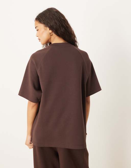 ASOS DESIGN - T-shirt d'ensemble à manches raglan en maille interlock - Chocolat, 2 de 4