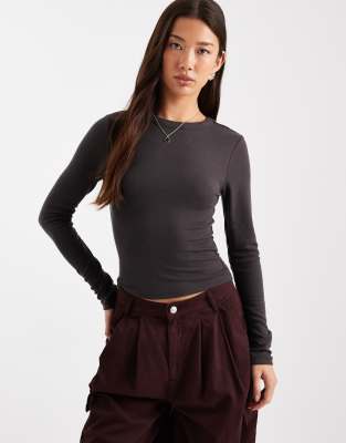 T-shirt doux à manches longues effet rétréci - Corbeau-Gris M