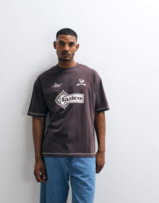 ASOS DESIGN - T-shirt épais oversize à surpiqûres et imprimé football - Marron, 4 de 5