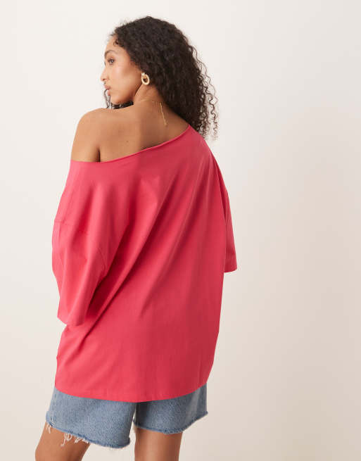 ASOS DESIGN - T-shirt fluide et oversize à épaule dénudée - Framboise, 3 de 4