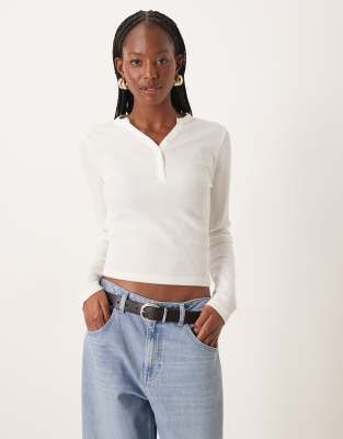 T-shirt gaufré effet rétréci à manches longues et col boutonné - Crème-Blanc L