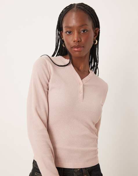 ASOS DESIGN - T-shirt gaufré effet rétréci à manches longues et col boutonné - Rose - view 1