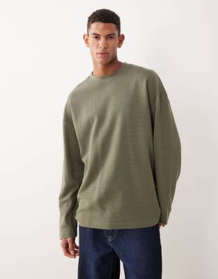 ASOS DESIGN - T-shirt gaufré oversize à manches longues et épaules tombantes - Kaki-Vert