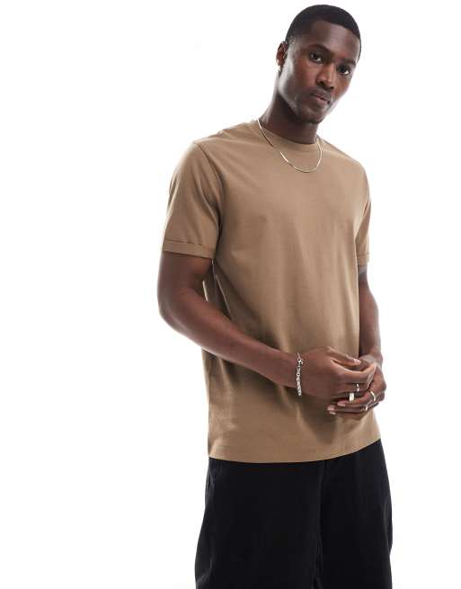 ASOS DESIGN - T-shirt girocollo basic marrone con maniche con risvolto