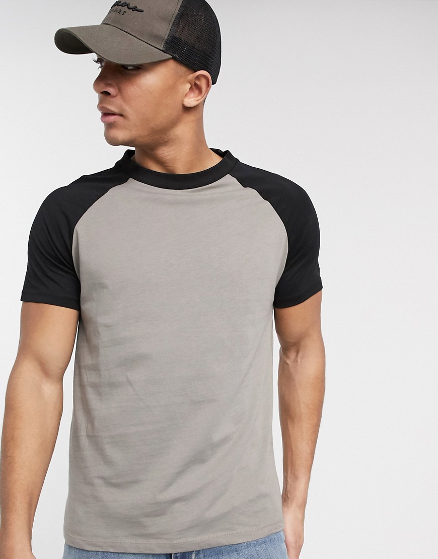 ASOS DESIGN - T-shirt girocollo con maniche raglan nera e beige