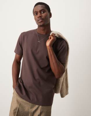ASOS DESIGN - T-shirt girocollo marrone in tessuto interlock premium - view 1