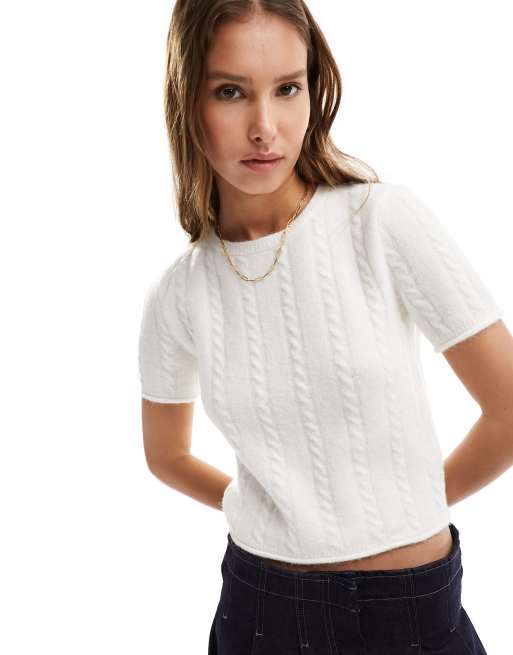 ASOS DESIGN - T-shirt girocollo mini in maglia lavorata a trecce color crema