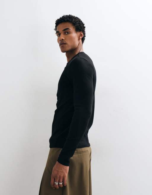 ASOS DESIGN t-shirt henley moulant à manches longues en maille côtelée noire, 4 de 5