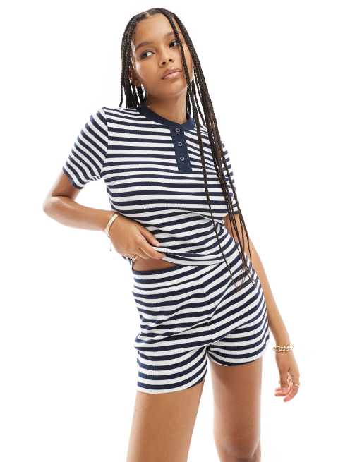 ASOS DESIGN – T-shirt henley w paski o waflowej fakturze z krótkim rękawem, część zestawu