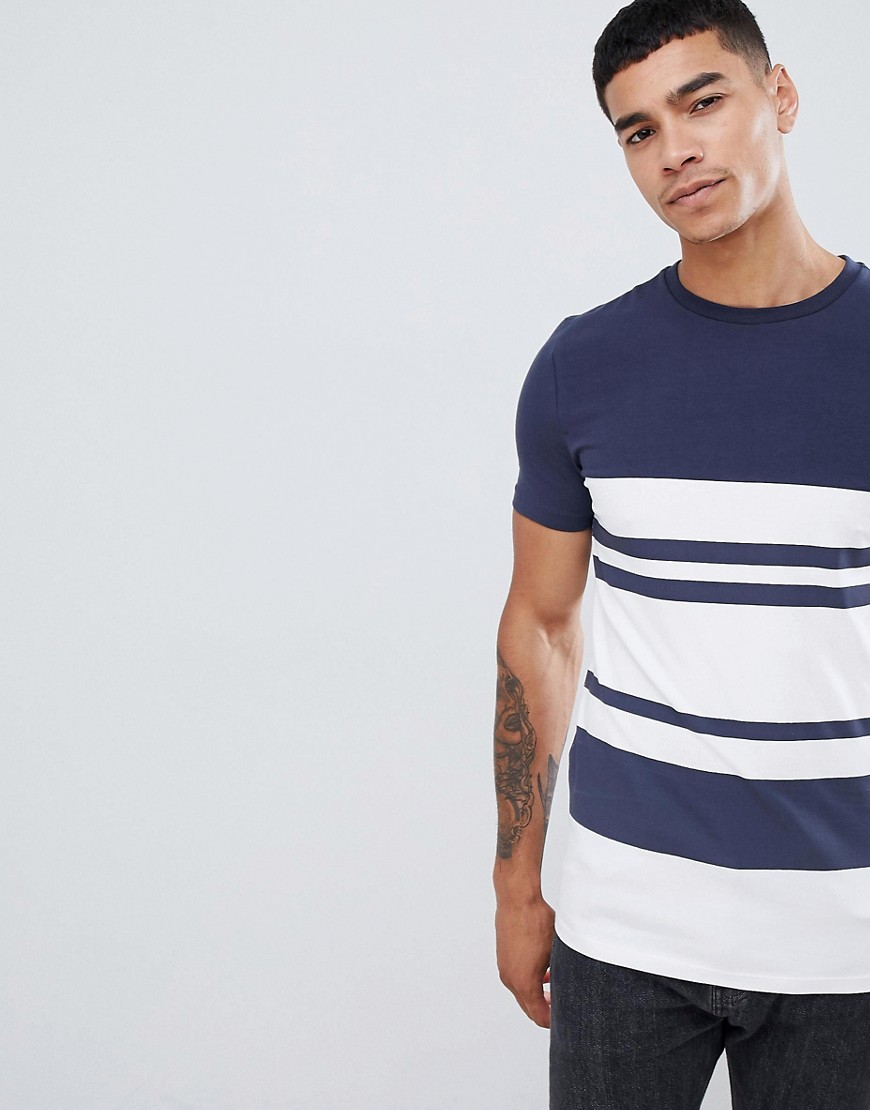 ASOS DESIGN – T-shirt i muscle fit-modell med breda ränder-Marinblå