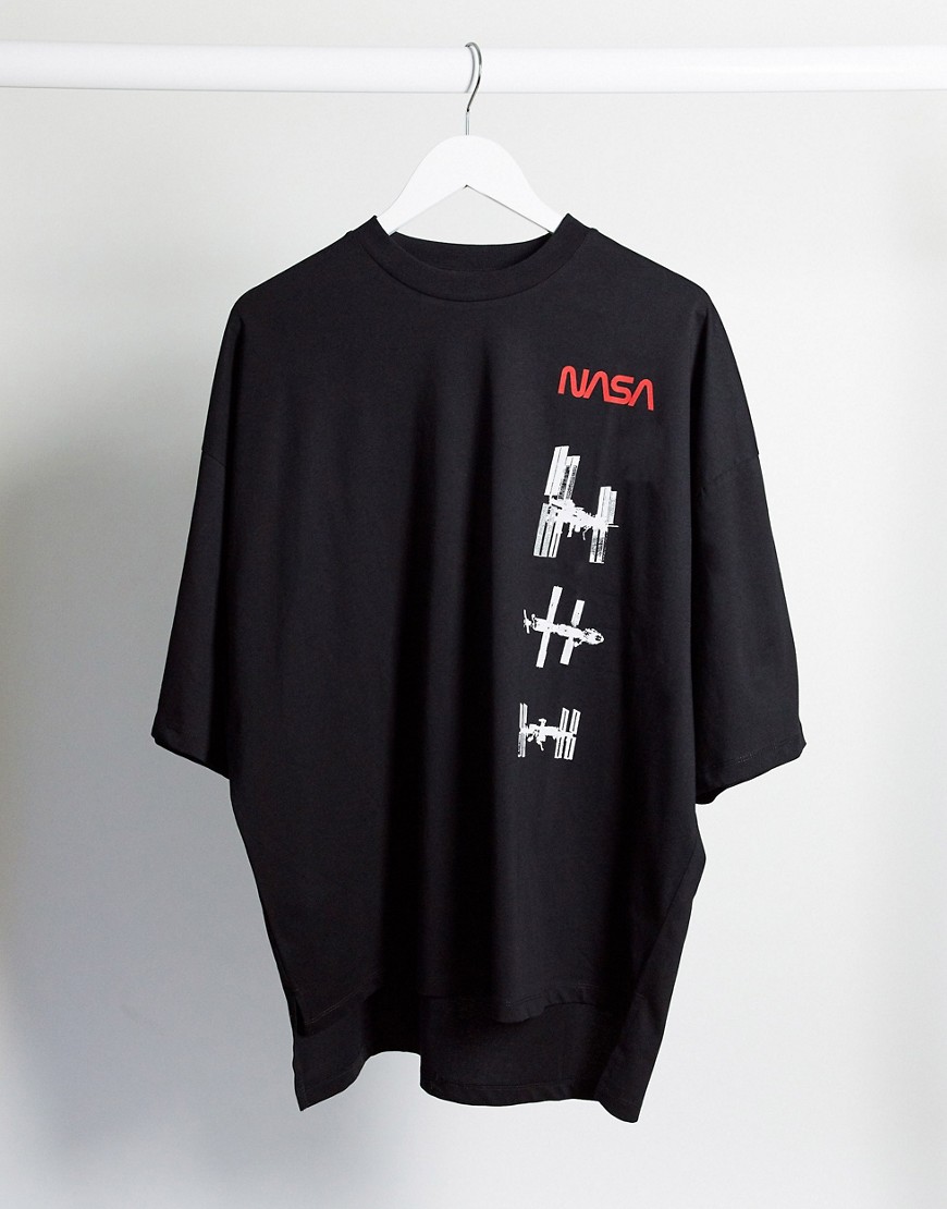 ASOS DESIGN – T-shirt i oversize-modell med NASA-tryck på bröstet och ryggen-Svart