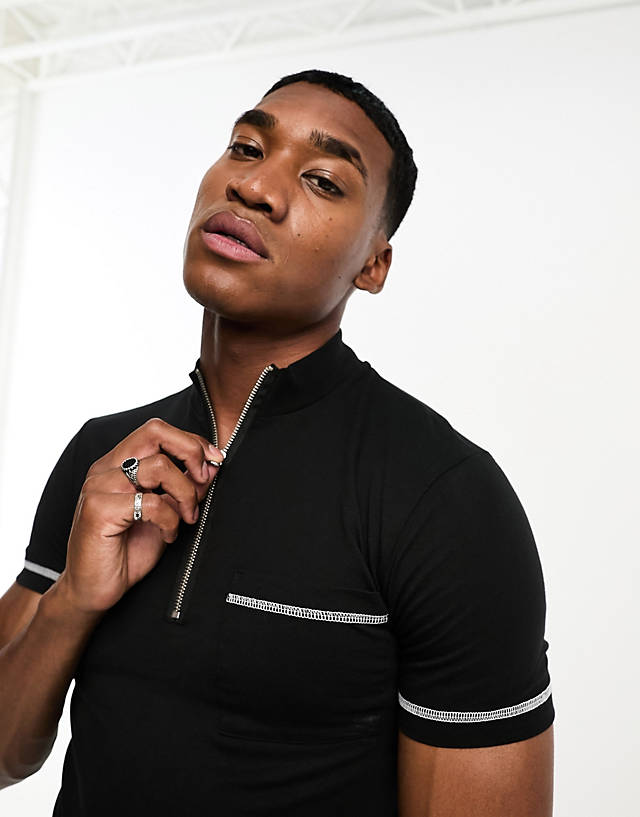 ASOS DESIGN - t-shirt in black with pocket and turtle neck