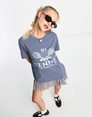 ASOS DESIGN - T-Shirt in Blau mit normalem Schnitt und „Beverly Hills Tennis Club"-Grafikprint