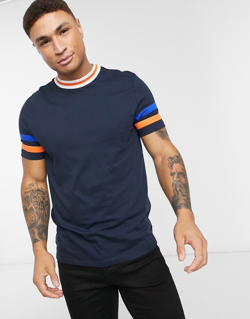 ASOS DESIGN - T-shirt in cotone organico con righe sulle maniche e bordi a contrasto blu navy