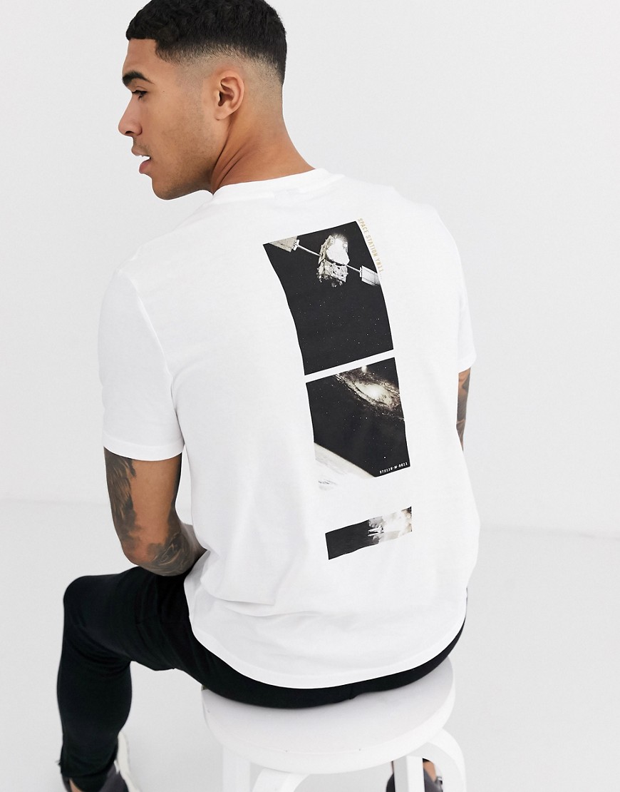 ASOS DESIGN - T-shirt in cotone organico con stampa sulla spina dorsale e scritta luminosa-Bianco
