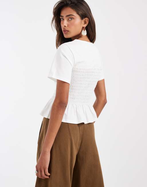 ASOS DESIGN – T-Shirt in Cremeweiß mit gesmokter Taille, 4 von 4