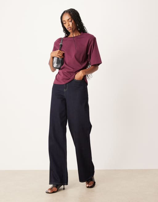 ASOS DESIGN – T-Shirt in Feige mit Schulterpolstern und geraffter Taille, 2 von 4