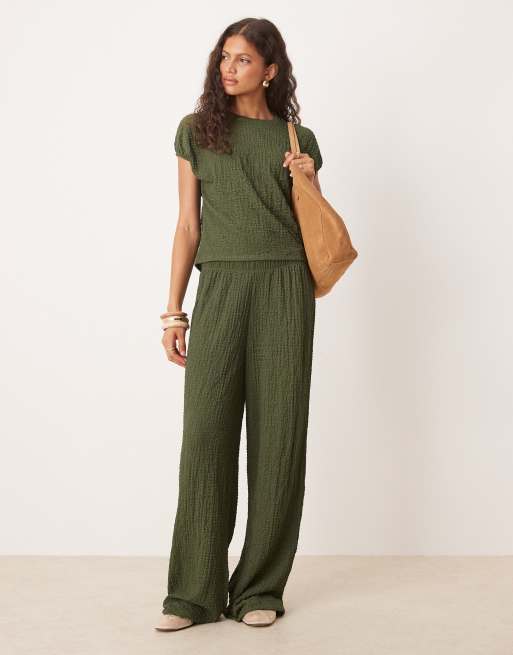 ASOS DESIGN – T-Shirt in Grün mit strukturierten Kappärmeln, Kombiteil, 2 von 4