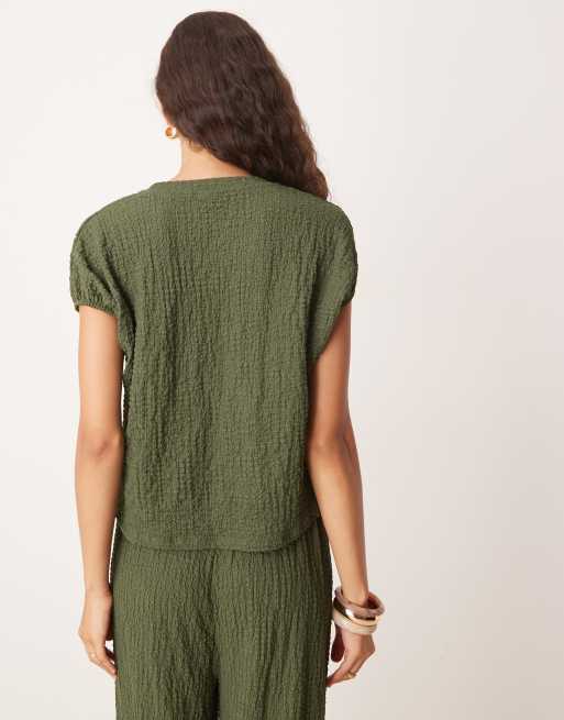 ASOS DESIGN – T-Shirt in Grün mit strukturierten Kappärmeln, Kombiteil, 4 von 4