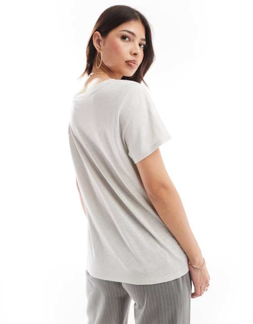 ASOS DESIGN – T-Shirt in Leinenoptik in Steinbeige mit U-Ausschnitt und Brusttasche, 2 von 4