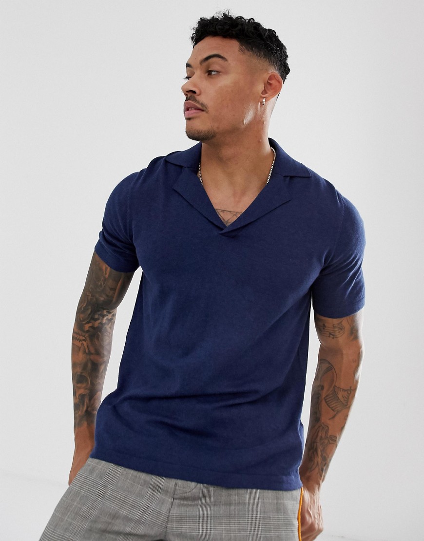 ASOS DESIGN - T-shirt in maglia con colletto e rever blu navy