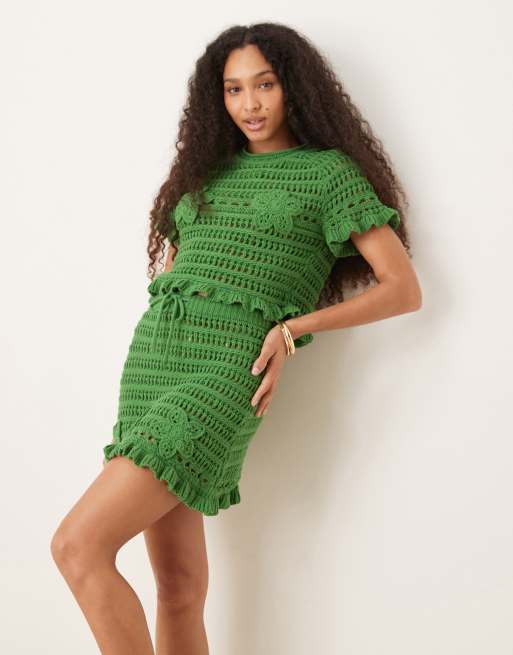 ASOS DESIGN - T-shirt in maglia traforata kaki con dettagli applicati all'uncinetto in coordinato