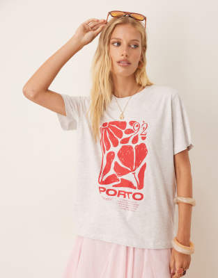 ASOS DESIGN - T-Shirt in meliertem Eisgrau mit „Porto"-Grafikprint, in normaler Passform