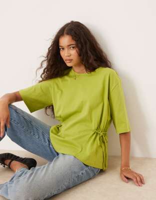 ASOS DESIGN - T-Shirt in Olivgrün mit seitlichem Bindedetail