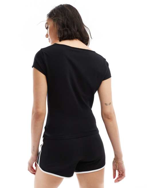 ASOS DESIGN – T-Shirt in Schwarz mit Kappenärmeln und U-Ausschnitt, 4 von 4
