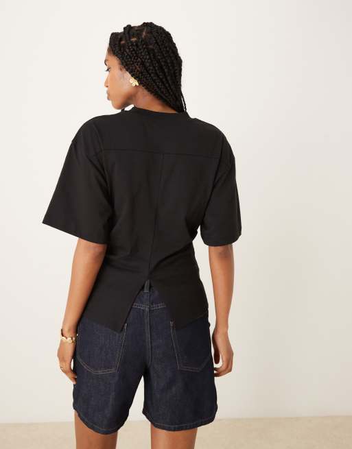 ASOS DESIGN – T-Shirt in Schwarz mit Korsetttaille und ringförmigen Nieten, 4 von 4