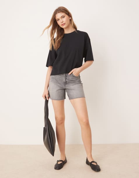 ASOS DESIGN – T-Shirt in Schwarz mit kurzem, kastigem Schnitt - view 1