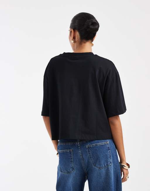ASOS DESIGN – T-Shirt in Schwarz mit kurzem, kastigem Schnitt, 4 von 4