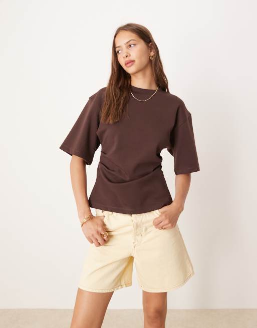 ASOS DESIGN - T-shirt in tessuto interlock color cioccolato con vita stile corsetto