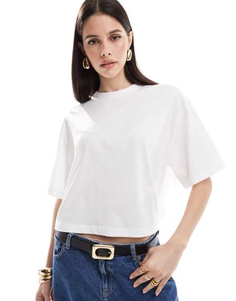 ASOS DESIGN – T-Shirt in Weiß mit kurzem, kastigem Schnitt - view 1
