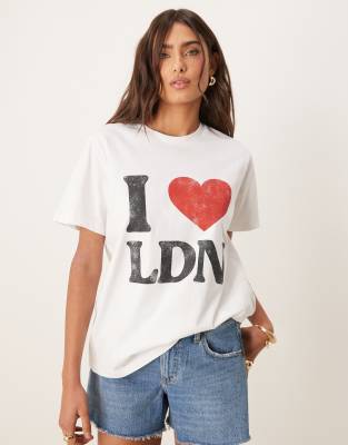 ASOS DESIGN - T-Shirt in Weiß mit normalem Schnitt und I-Heart-London-Print