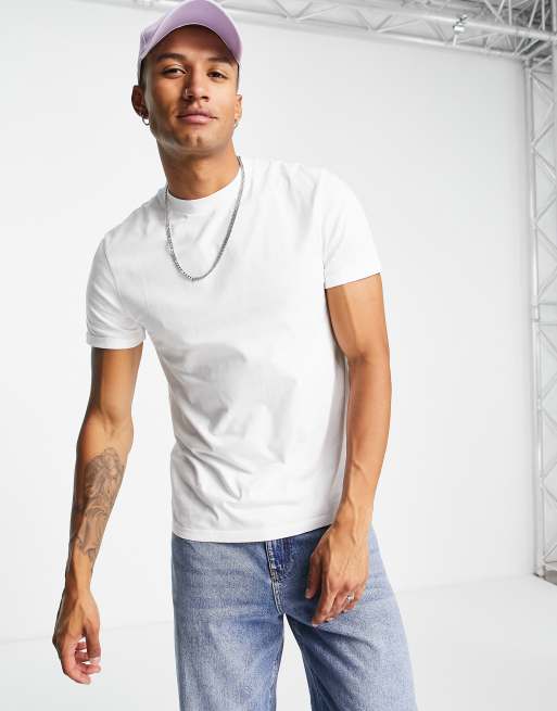 ASOS DESIGN – T-Shirt in Weiß mit Rundhalsausschnitt und umgeschlagenen Ärmeln