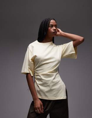 ASOS DESIGN - T-Shirt in Zitronengelb mit gerafften Seiten