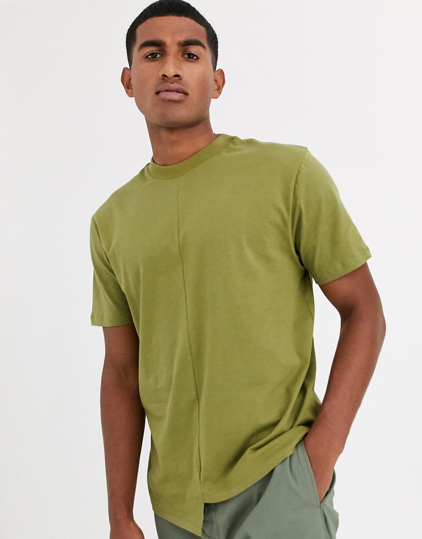 ASOS DESIGN - T-shirt lunga comoda kaki con fondo asimmetrico-Verde