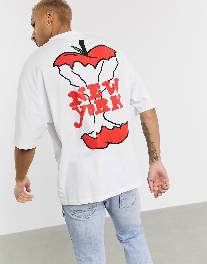 ASOS DESIGN - T-shirt lunga oversize con stampa Big Apple sul davanti e sul retro-Bianco
