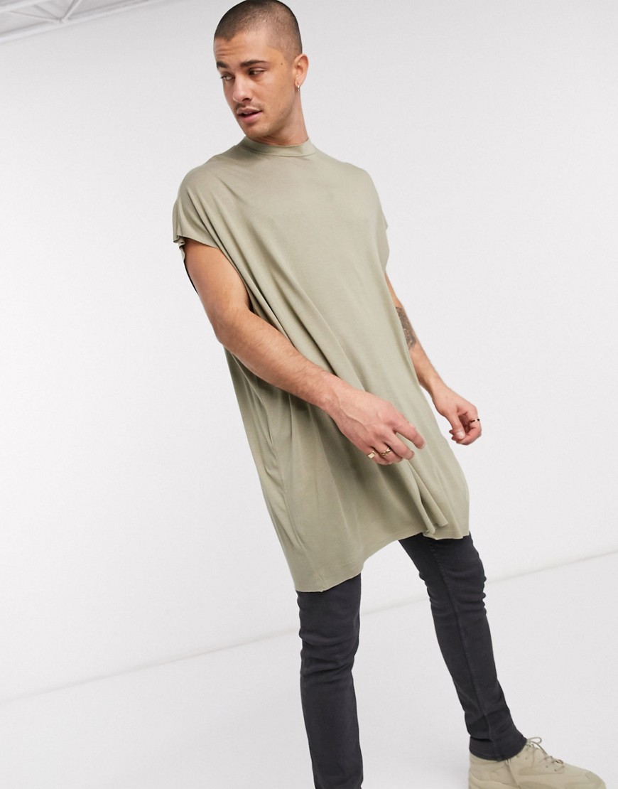 ASOS DESIGN - T-shirt lunga super oversize senza maniche in viscosa kaki chiaro-Verde