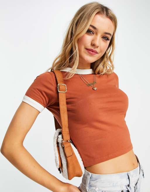 ASOS DESIGN - T-shirt marrone con bordi a contrasto