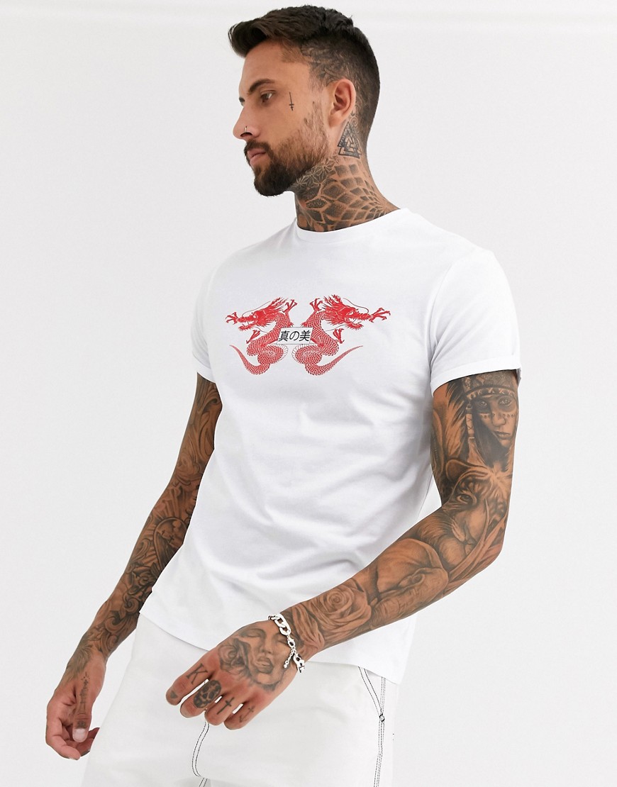 ASOS DESIGN – T-shirt med drakmönster och uppvikt ärm-Vit