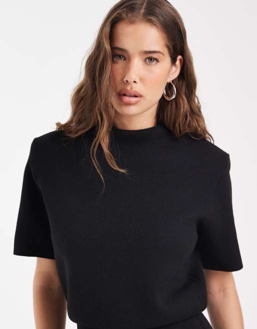 ASOS DESIGN t-shirt med hög krage, axelvaddar och markerad midja i svart, 3 av 4