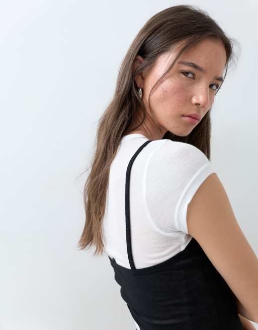 ASOS DESIGN t-shirt med korta ärmar och cami-overlay i monokrom, 3 av 5