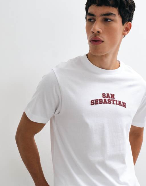 ASOS DESIGN T-shirt med San Sebastian-grafik i hvid, 3 af 5