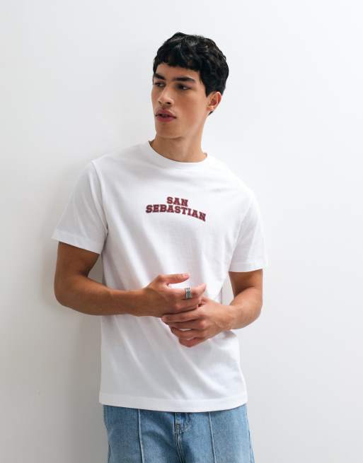ASOS DESIGN T-shirt med San Sebastian-grafik i hvid, 5 af 5