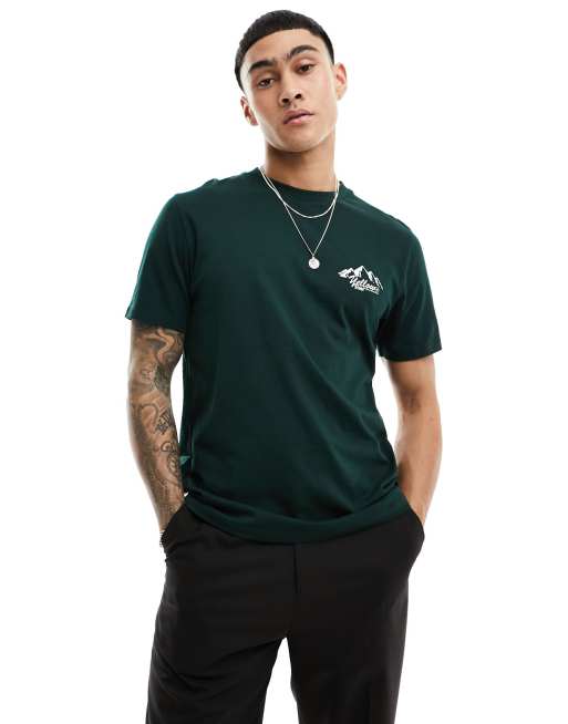 ASOS DESIGN - T-shirt met bergprint op de borst in donkergroen