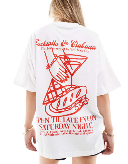 ASOS DESIGN - T-shirt met boyfriend-fit en cocktails and ciabatta-print in wit