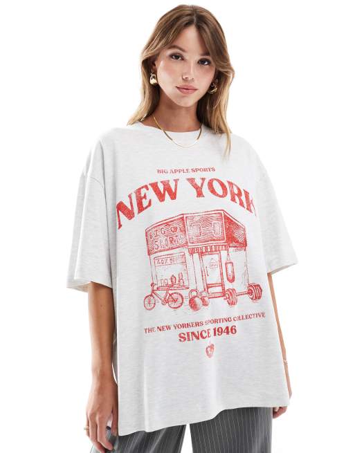 ASOS DESIGN - T-shirt met boyfriend pasvorm en grafische 'New York Sports' print in gemêleerd ijsgrijs